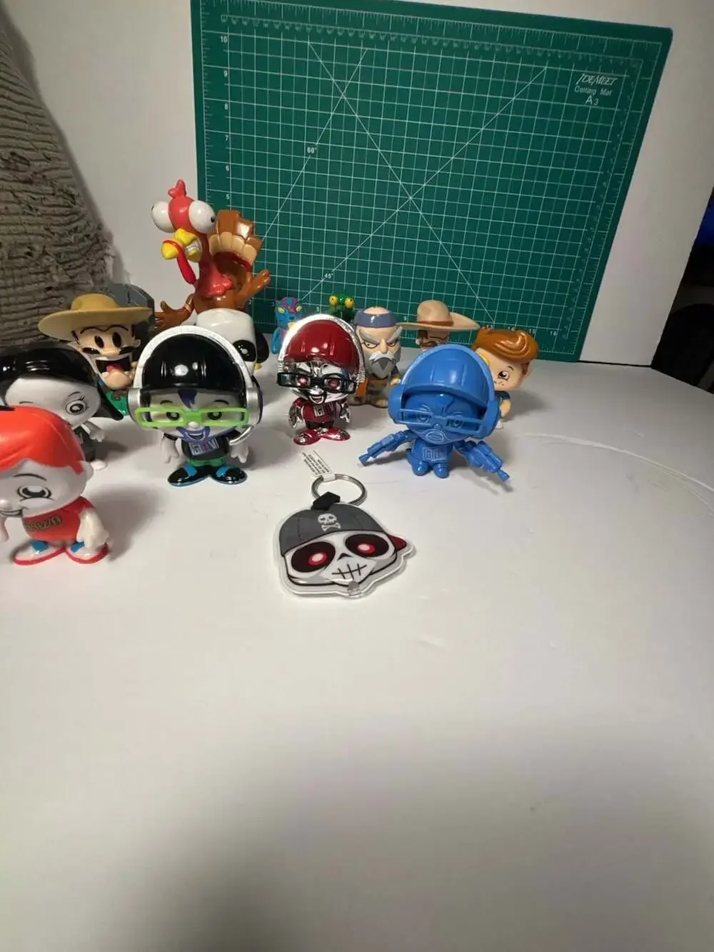 FGTeeV Mystery Mini Figure Lot of 12 Assorted Figures and Keychain Bonkers Toys